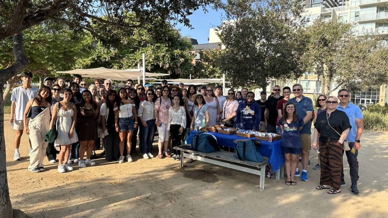 New family welcome group photo with families and students