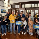 Alumni in Oregon at a Happy Hour Event